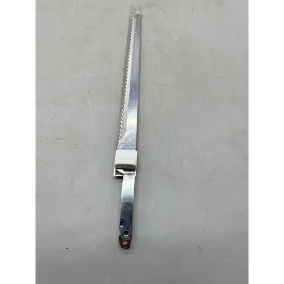 Toastmaster 6110 Electric Carving Knife 8" Stainless Steel Serrated Blades White - Picture 11 of 14